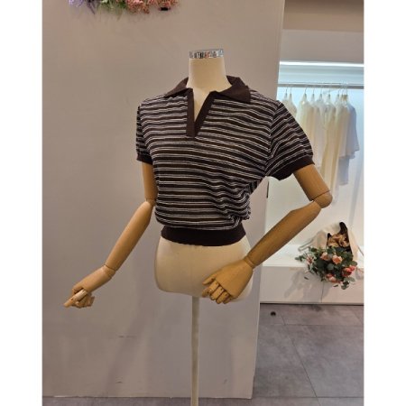 슬릿 카라 숏 니트