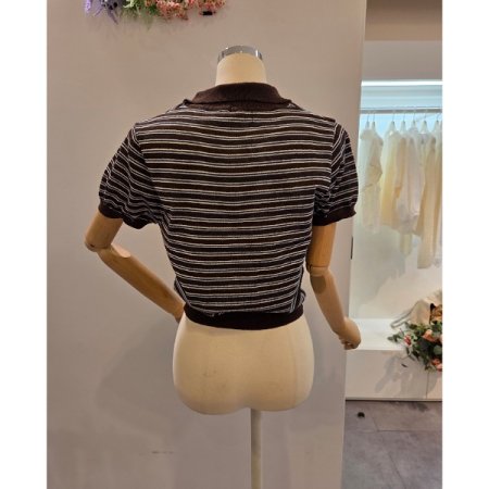 슬릿 카라 숏 니트