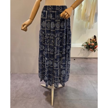 밴딩 패턴 스커트