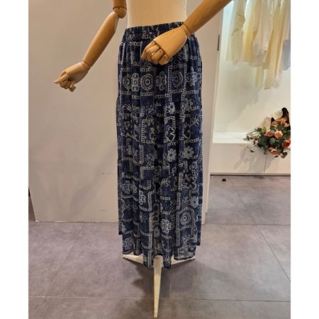 밴딩 패턴 스커트