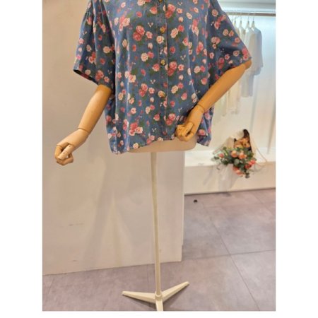 잔꽃 청 카라 셔츠