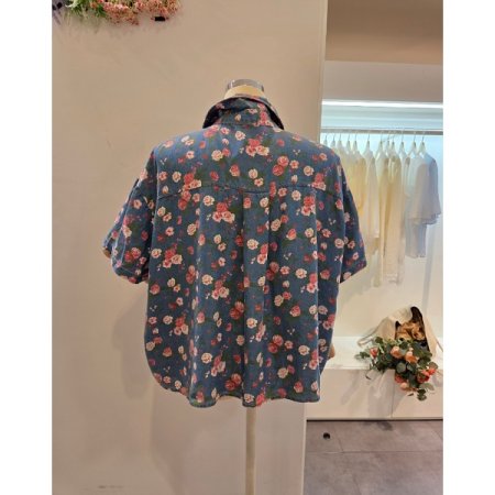 잔꽃 청 카라 셔츠