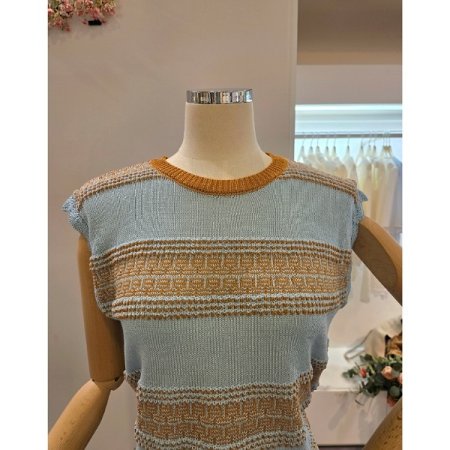 패턴 민소매 라운드넥 니트