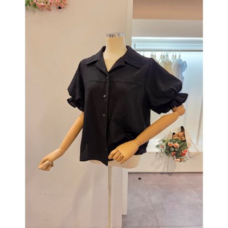 퍼프셔링 소매 카라 블라우스