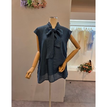 리본타이 민소매 블라우스