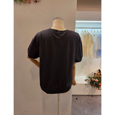 라운드넥 화이트 레터링 티셔츠