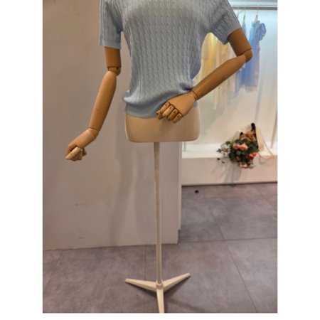 슬릿 카라 꽈배기 니트