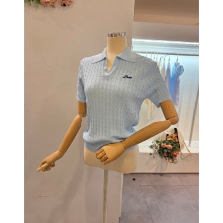 슬릿 카라 꽈배기 니트