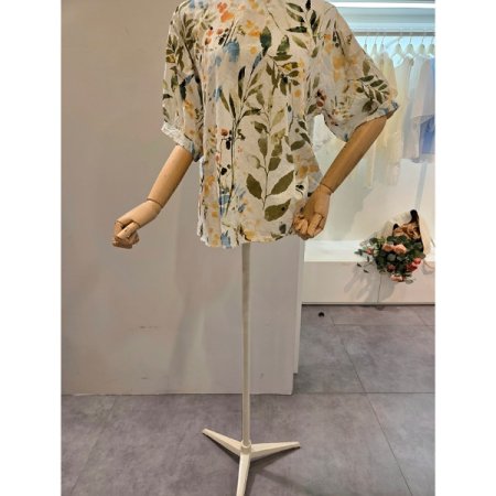 나뭇잎 프린트 라운드 블라우스