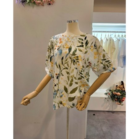 나뭇잎 프린트 라운드 블라우스