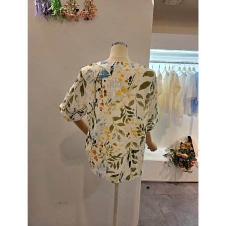 나뭇잎 프린트 라운드 블라우스