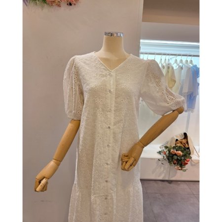 펀칭 브이넥 원피스