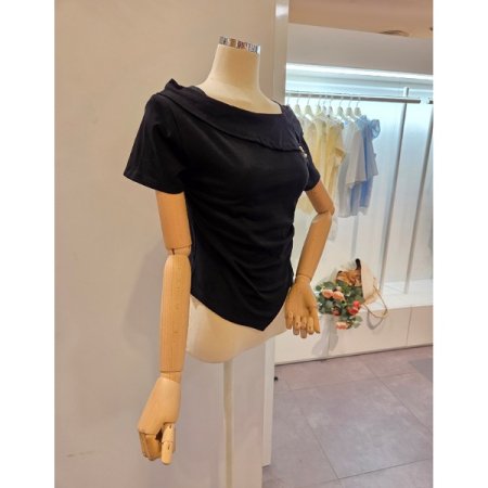 사선 셔링 슬림핏 티셔츠