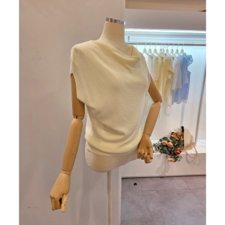 셔링 캡소매 니트