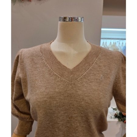 브이넥 퍼프 소매 니트