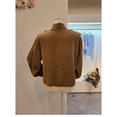 양 러플 카라 블라우스