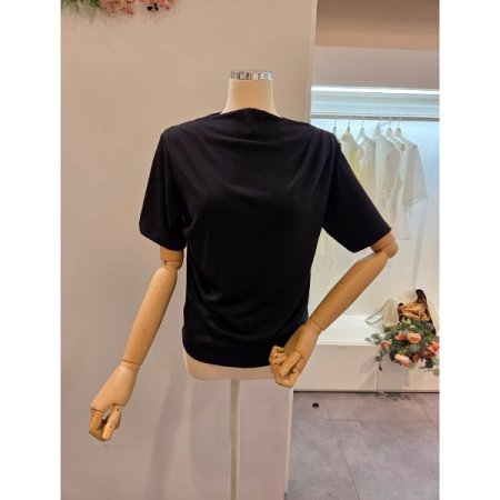 어깨 핀턱 포인트 티셔츠