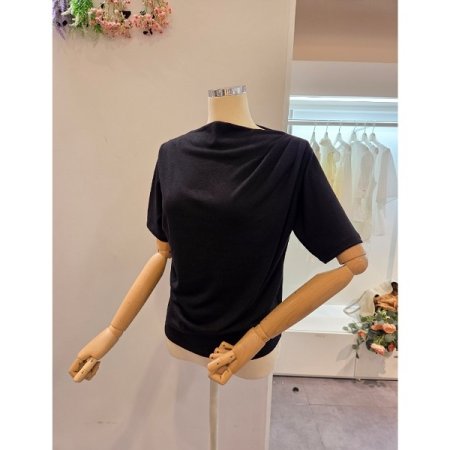 어깨 핀턱 포인트 티셔츠