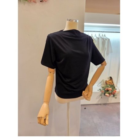 어깨 핀턱 포인트 티셔츠