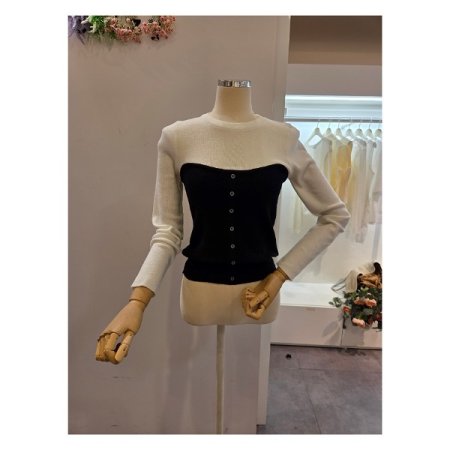 라운드넥 배색 레이어드 니트