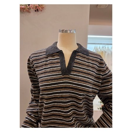 슬릿 카라 미니 스트라이프 니트