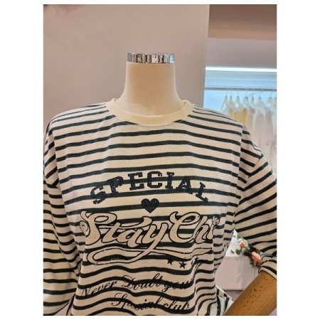 레터링 스트라이프 맨투맨티셔츠