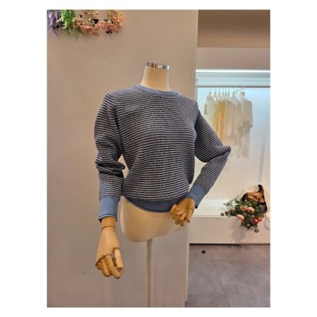 밑단 배색 패턴 라운드 니트