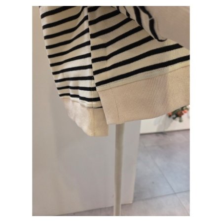 스트라이프 프린트 맨투맨티셔츠