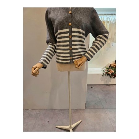 금장 스트라이프 라운드 가디건