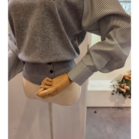 스트라이프 셔츠 배색 카라 니트