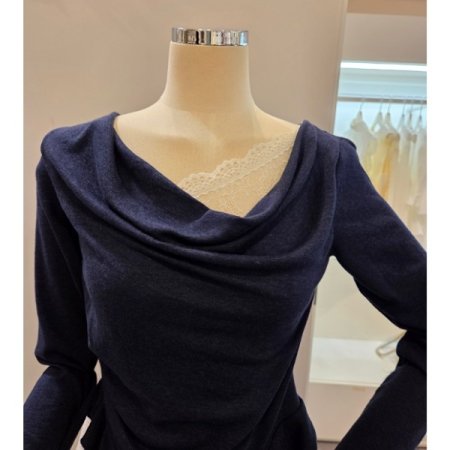 클리지 언발 셔링 레이스 티셔츠