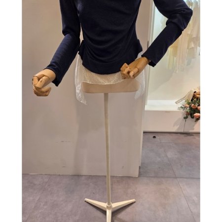 클리지 언발 셔링 레이스 티셔츠