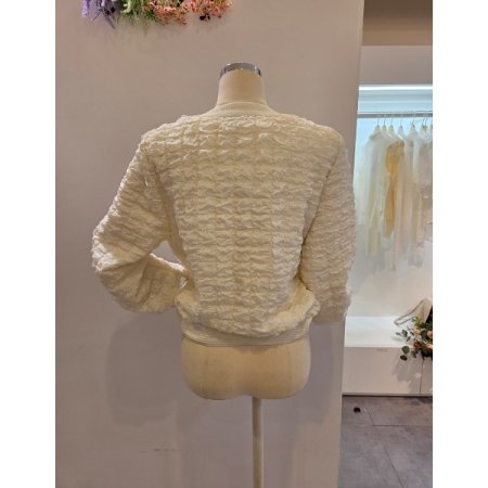 라운드넥 금장 자켓