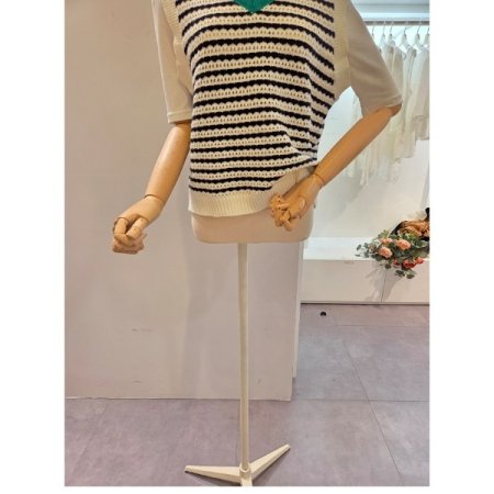 브이넥 패턴 니트 조끼