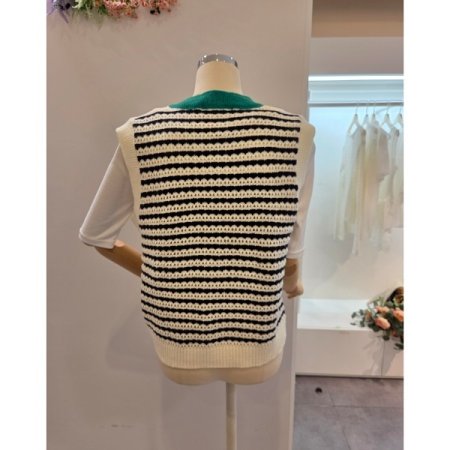 브이넥 패턴 니트 조끼