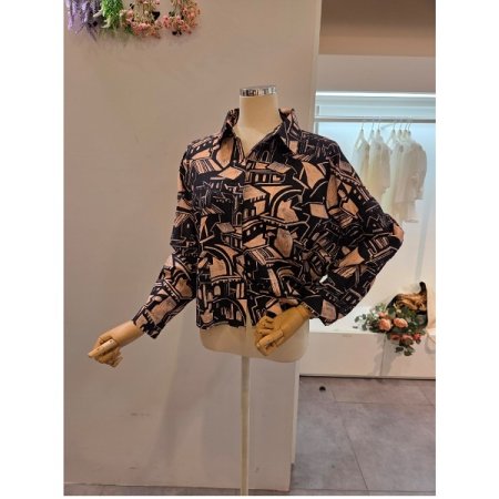 블랙 프린트 카라 셔츠