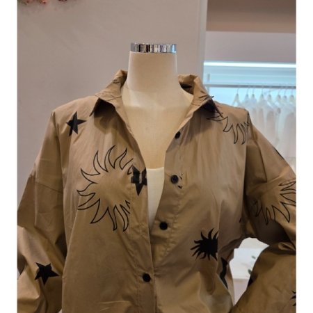 클리지 백 셔링 프린트 셔츠