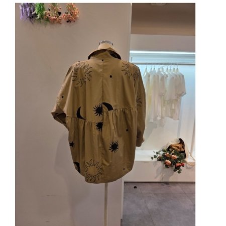 클리지 백 셔링 프린트 셔츠