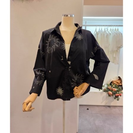 클리지 백 셔링 프린트 셔츠