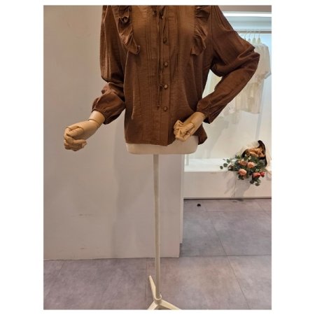 클리지 양 러플 핀턱 블라우스