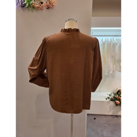 클리지 양 러플 핀턱 블라우스