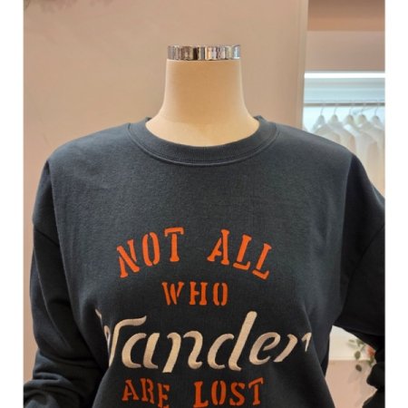 라운드 빅 레터링 맨투맨티셔츠