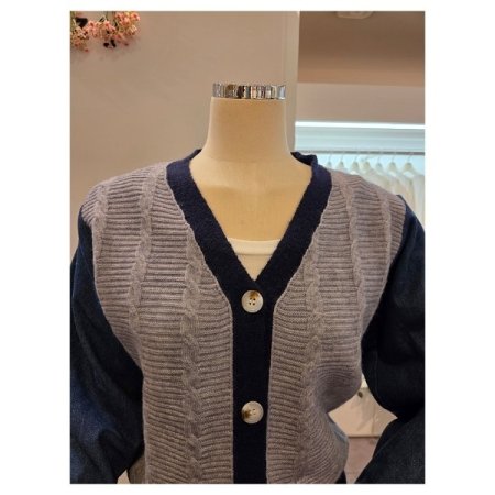 데님 소매 배색 브이넥 가디건