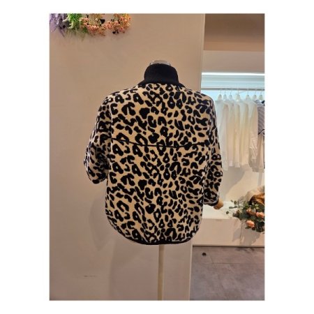 하이넥 레오파드 니트 집업점퍼