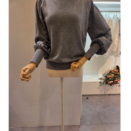 폴라 카라 퍼프 소매 니트