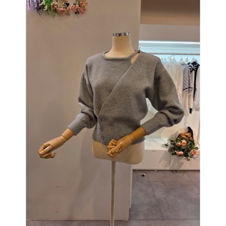 사선 포인트 라운드넥 니트