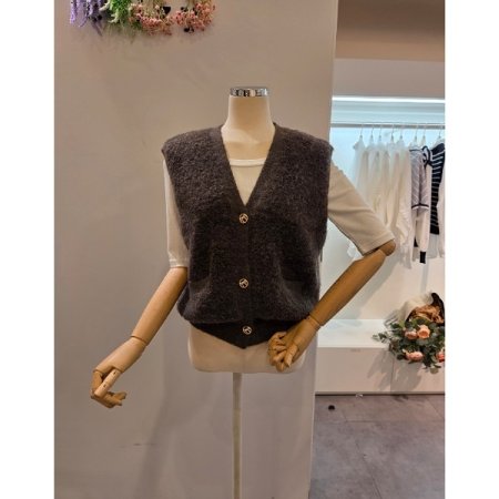 브이넥 페이크퍼 니트 조끼