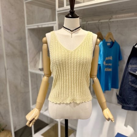 부클 꽈 민소매 니트