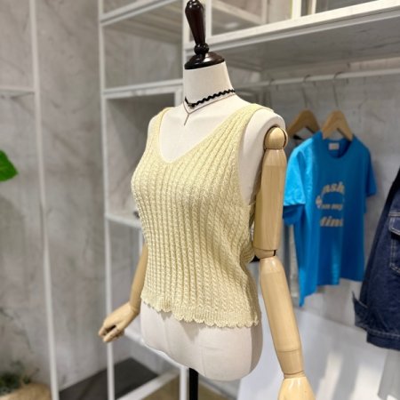 부클 꽈 민소매 니트