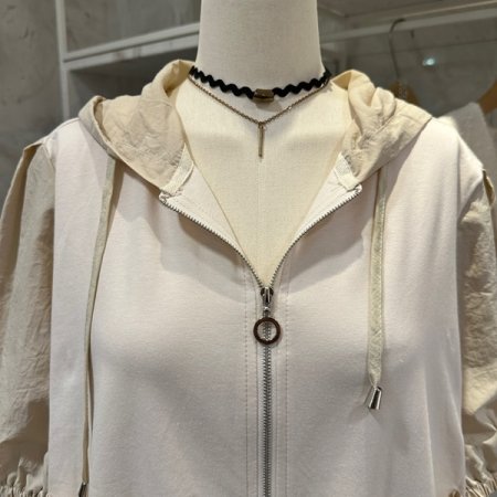 후드 절개 점퍼